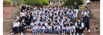 110學年度班級數三班，一班中大混齡、兩班中小混齡，學生數共90名
